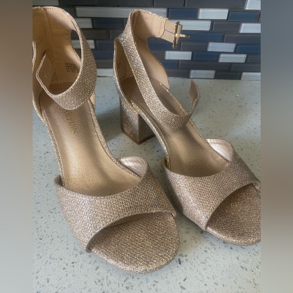Gold Glitter Low Heel Chunky Pump Sz 6.5